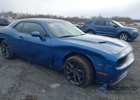 2022 Dodge Challenger Sxt z USA, uszkodzony, nr VIN 2C3CDZAG8NH205736